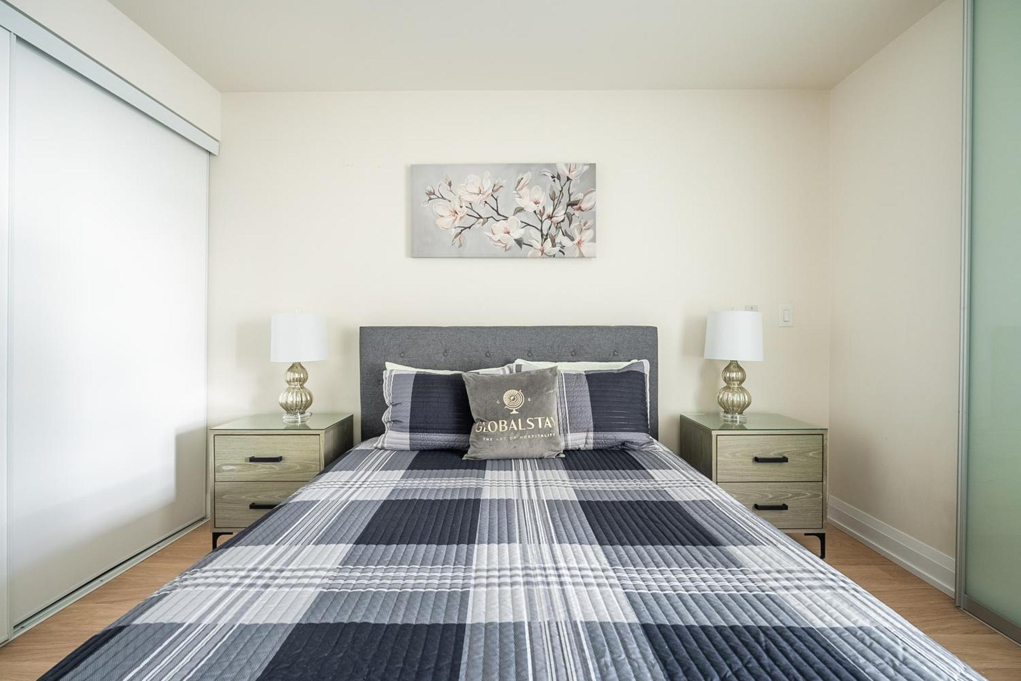 Globalstay Modern Apartments In North York Skyscraper Торонто Экстерьер фото