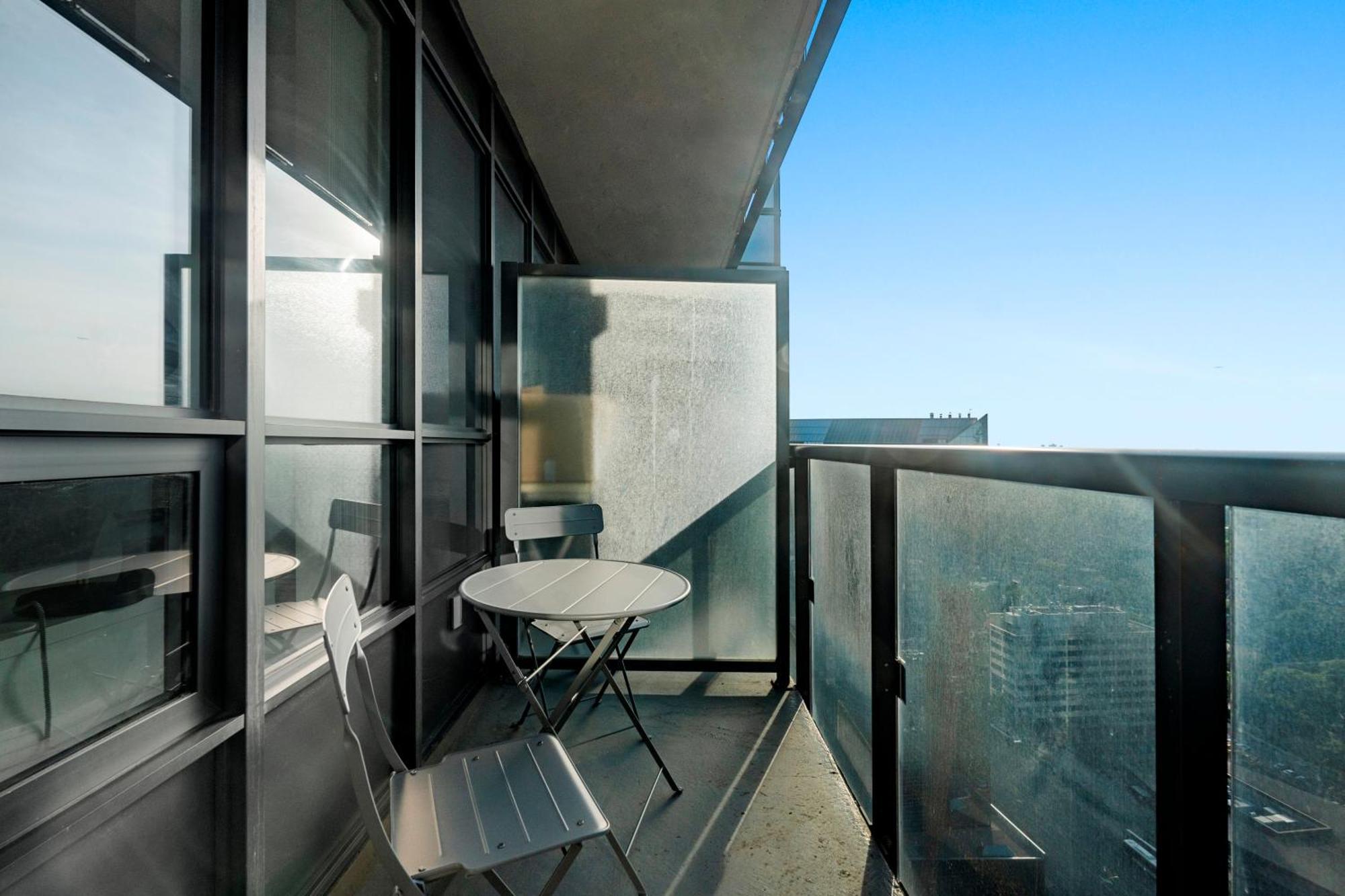 Globalstay Modern Apartments In North York Skyscraper Торонто Экстерьер фото